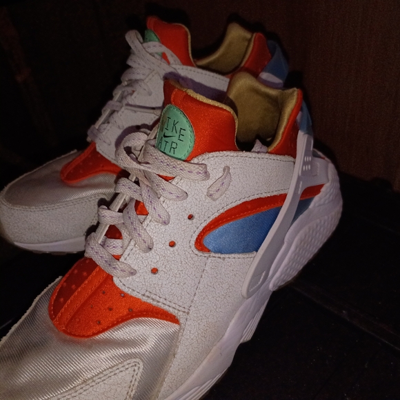 Nike Kids White, Orange, and Blue Sneakers - Picture 3 of 3